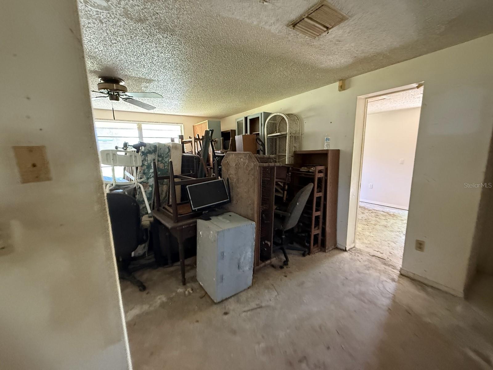 9526 EASTFIELD RD, THONOTOSASSA, FL, 33592
