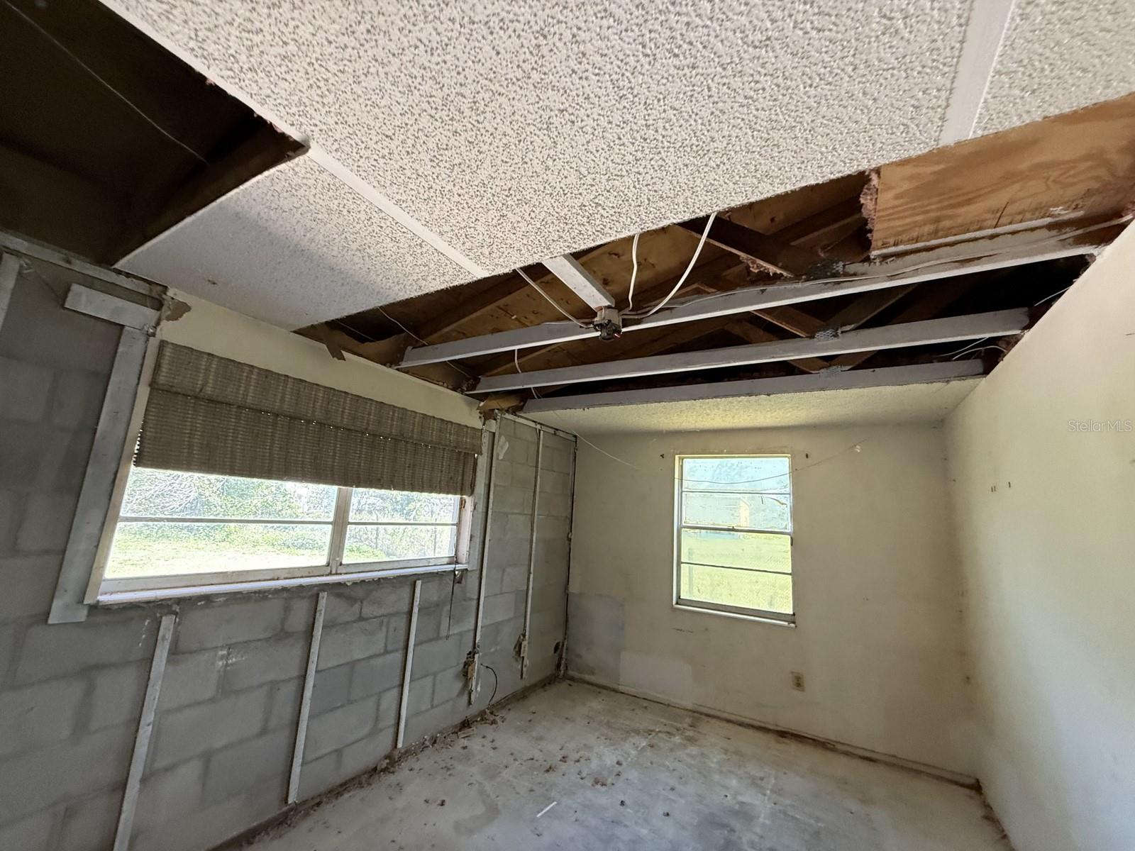 9526 EASTFIELD RD, THONOTOSASSA, FL, 33592