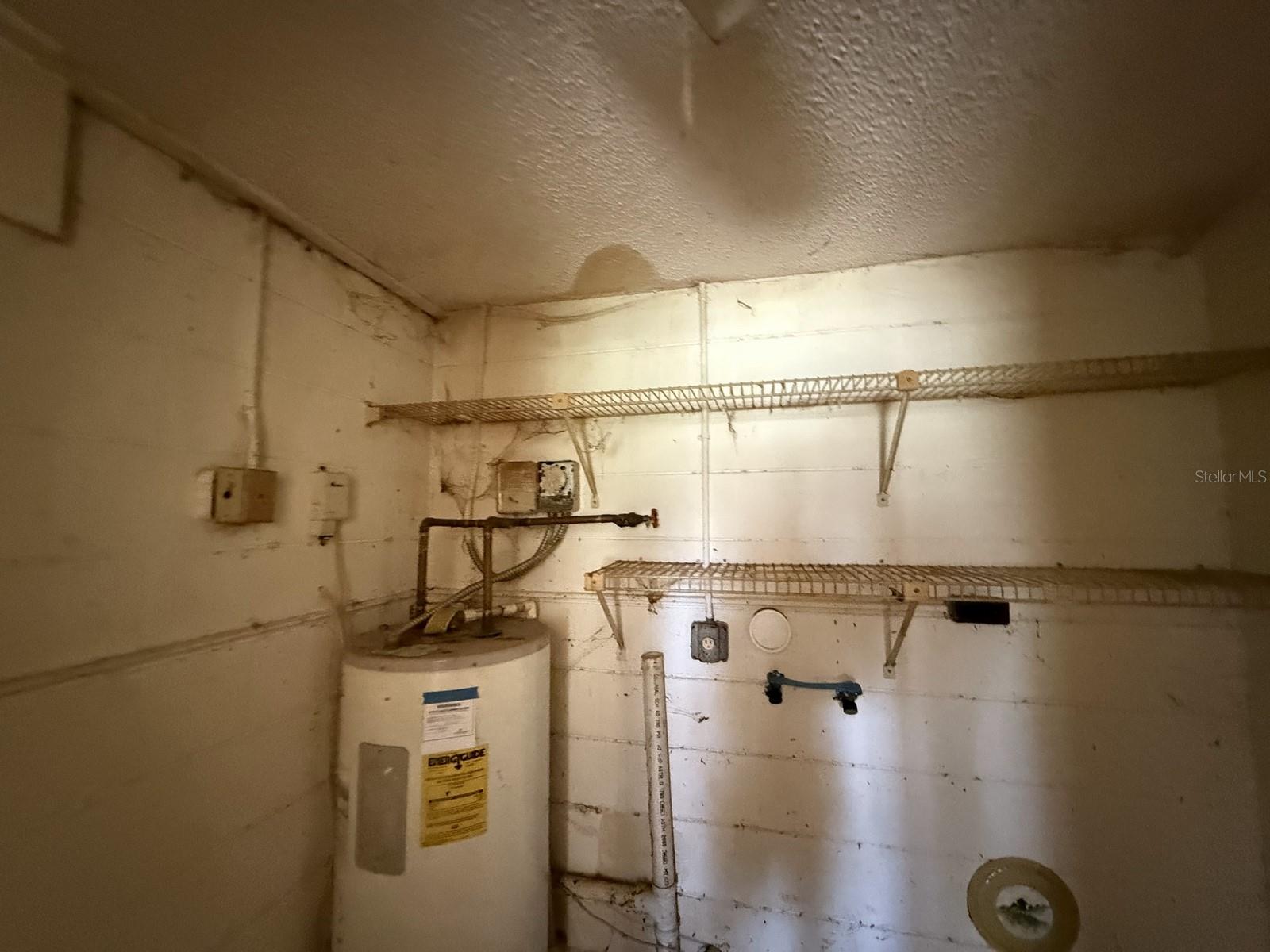 9526 EASTFIELD RD, THONOTOSASSA, FL, 33592