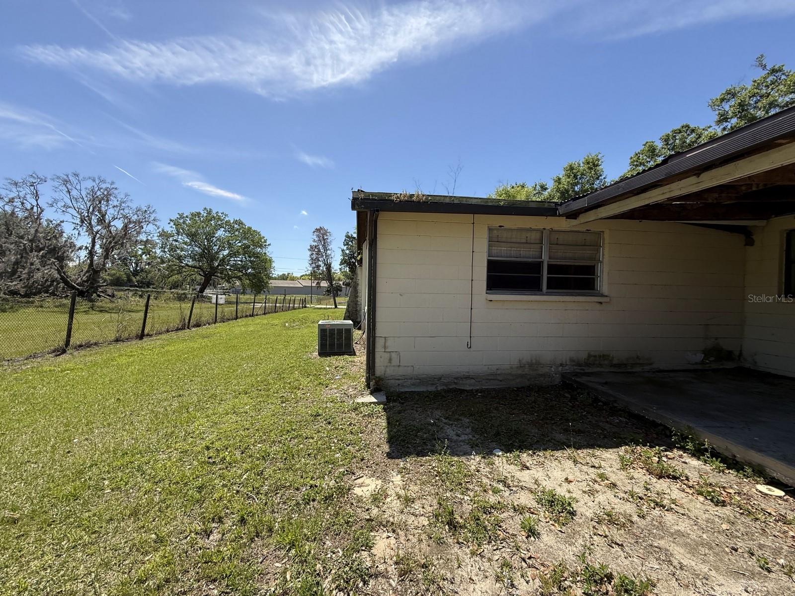 9526 EASTFIELD RD, THONOTOSASSA, FL, 33592
