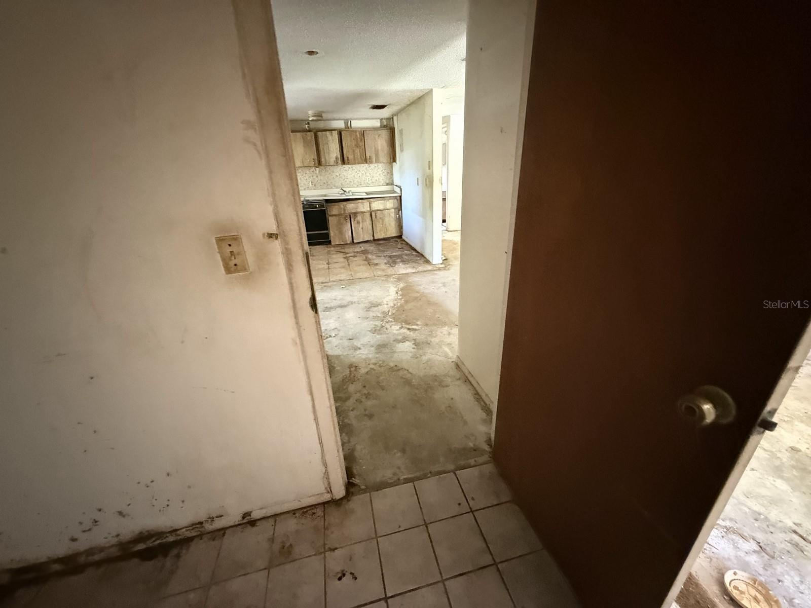9526 EASTFIELD RD, THONOTOSASSA, FL, 33592