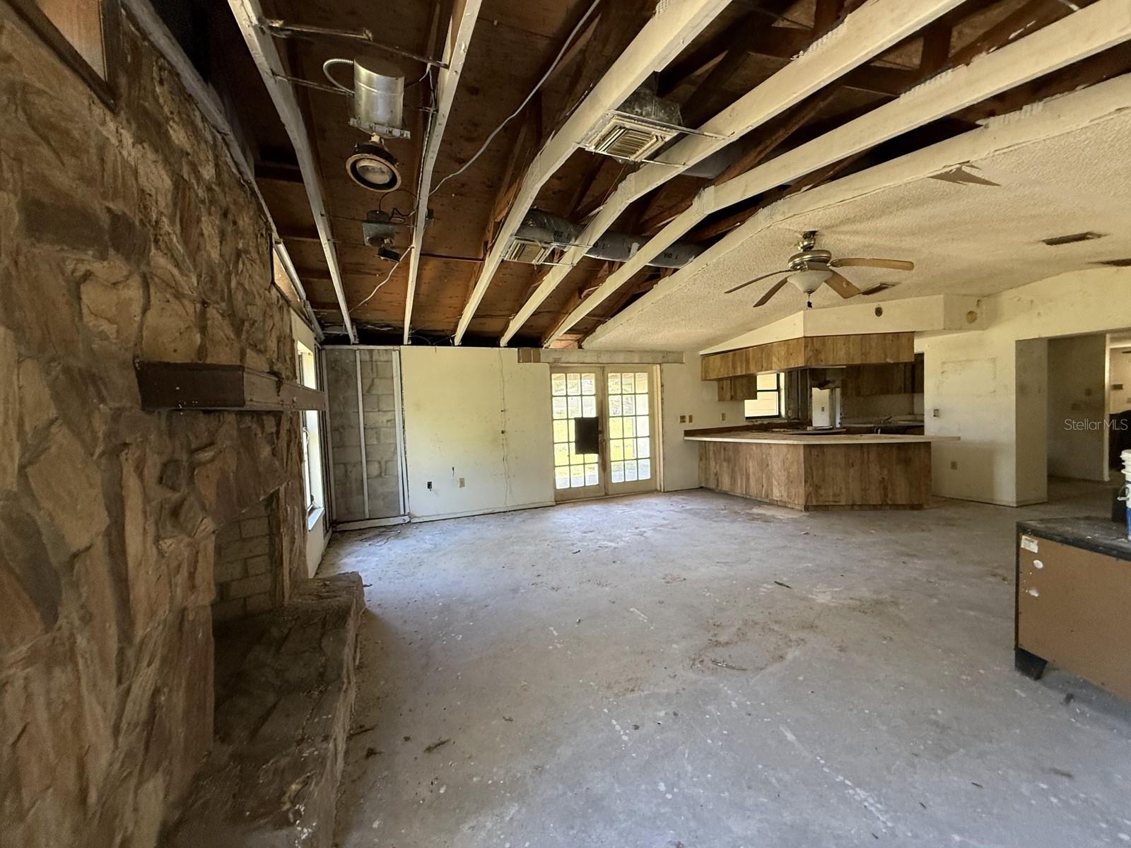 9526 EASTFIELD RD, THONOTOSASSA, FL, 33592