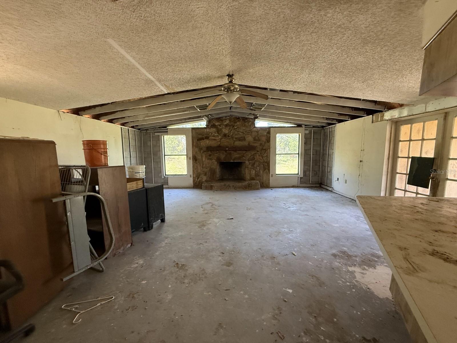 9526 EASTFIELD RD, THONOTOSASSA, FL, 33592