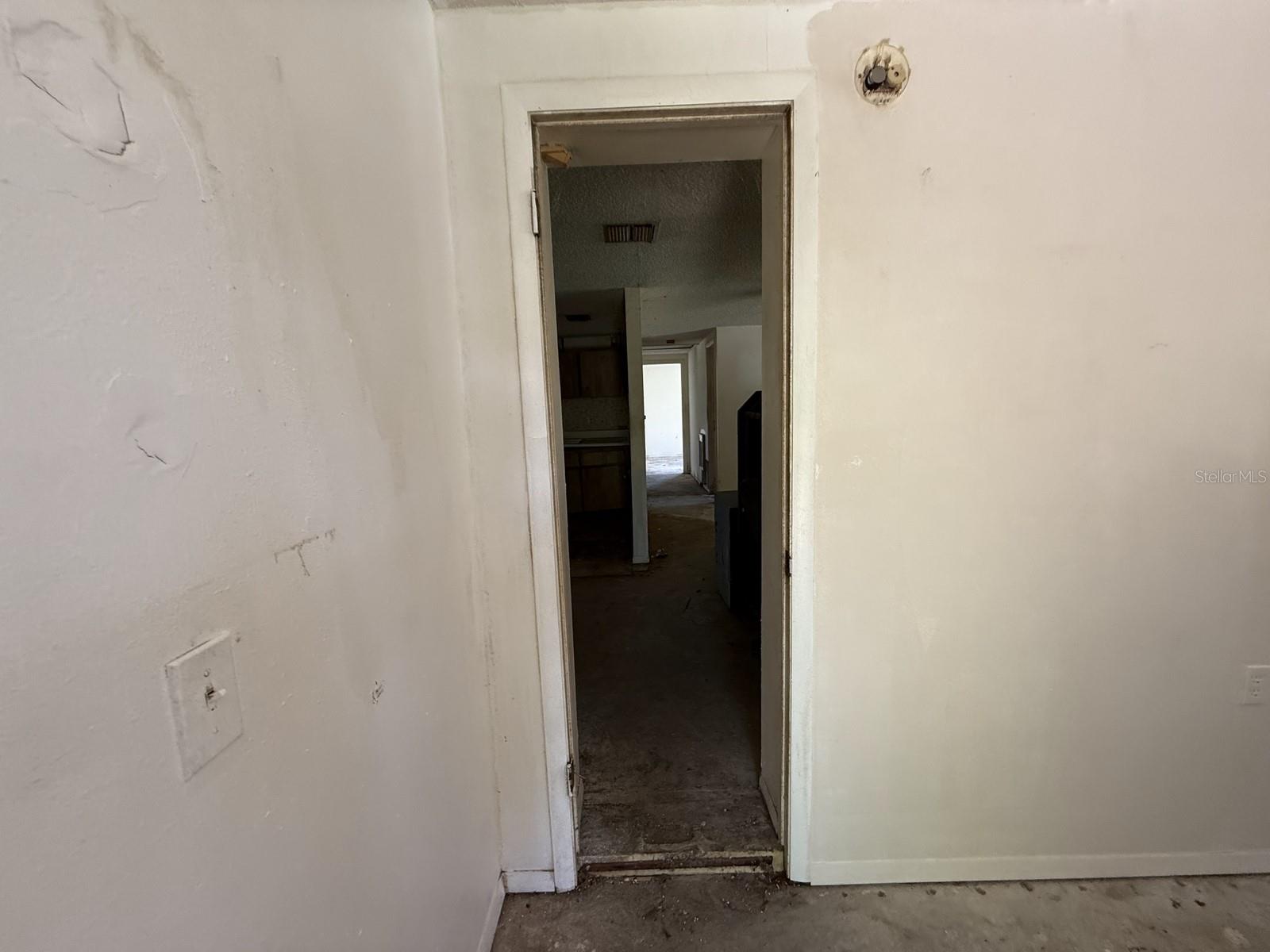 9526 EASTFIELD RD, THONOTOSASSA, FL, 33592