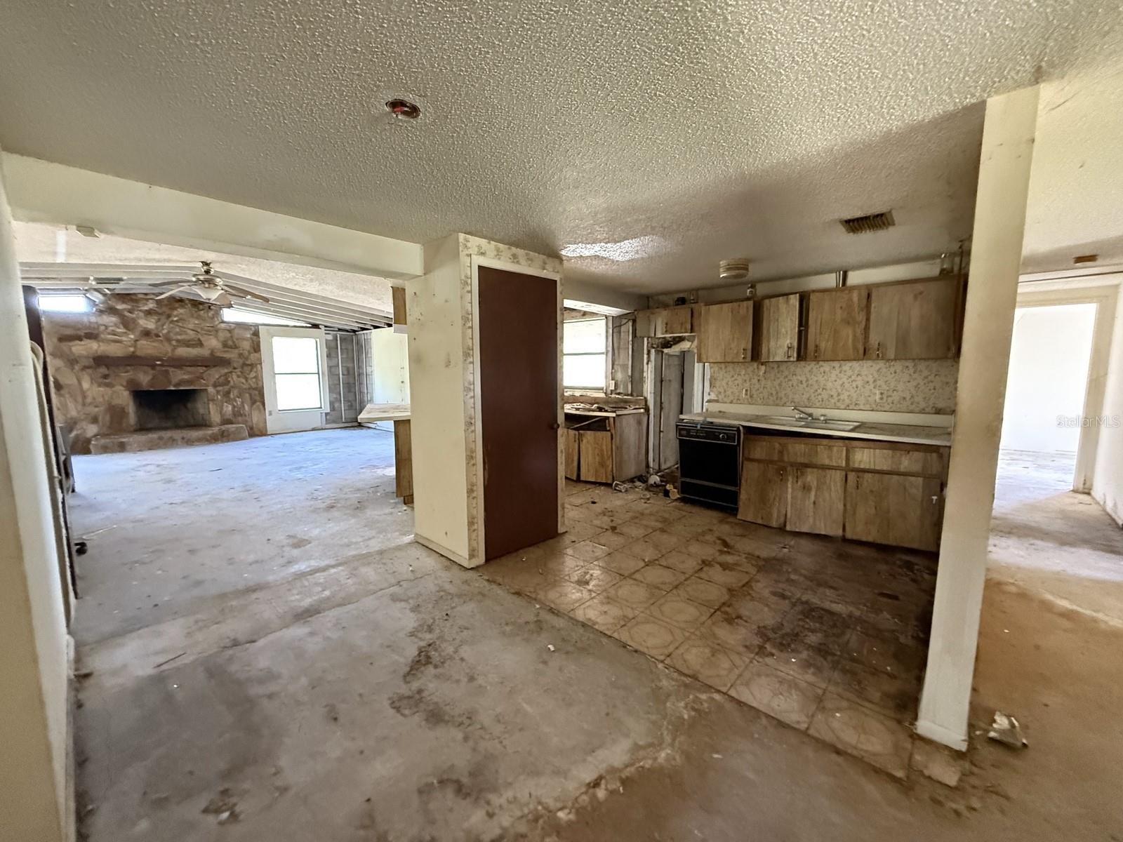 9526 EASTFIELD RD, THONOTOSASSA, FL, 33592
