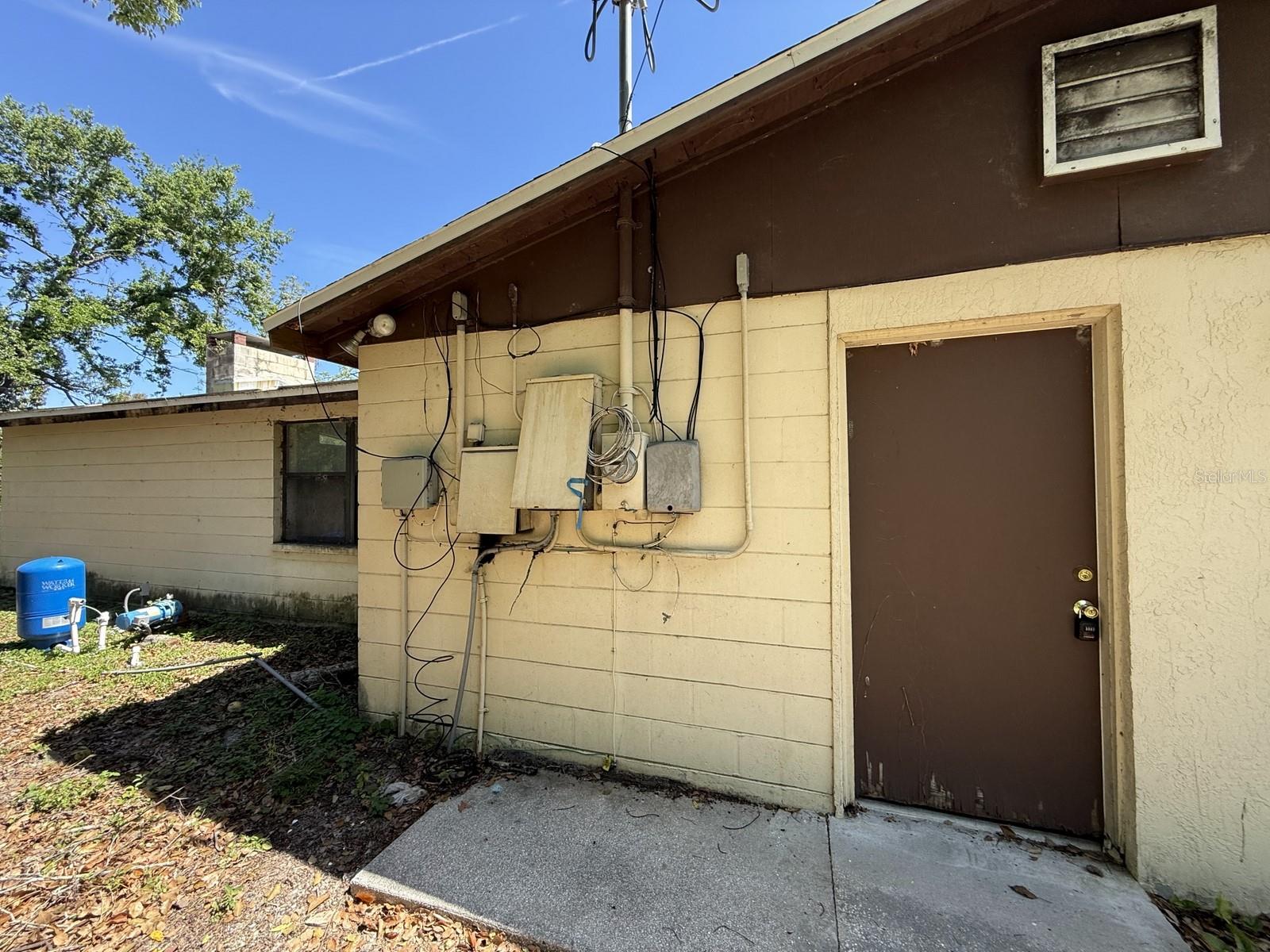 9526 EASTFIELD RD, THONOTOSASSA, FL, 33592