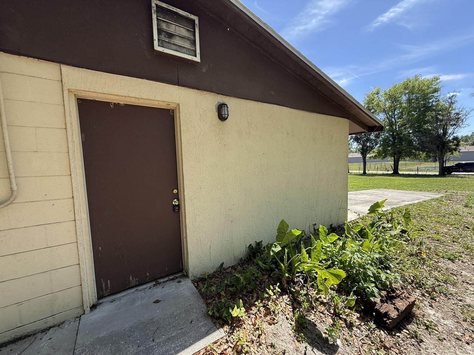 9526 EASTFIELD RD, THONOTOSASSA, FL, 33592