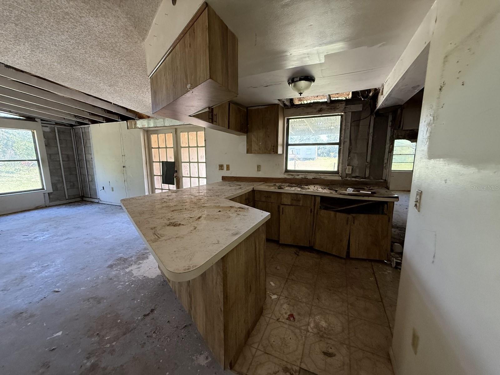 9526 EASTFIELD RD, THONOTOSASSA, FL, 33592