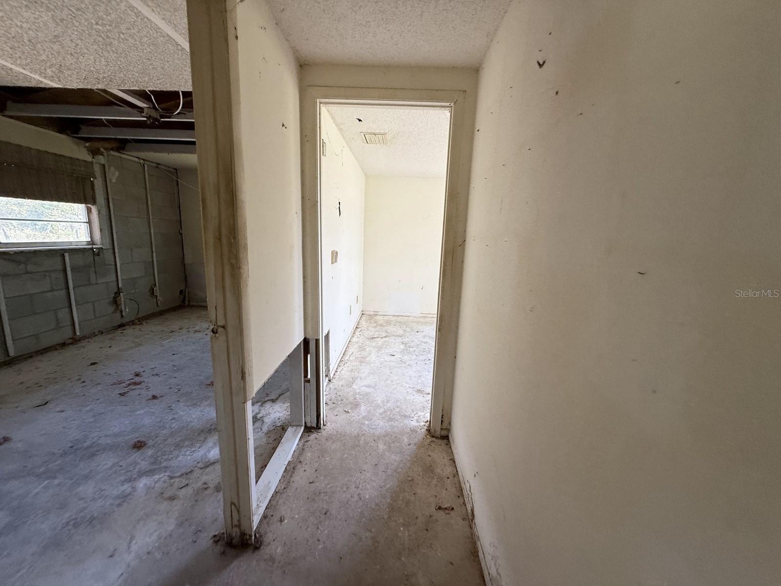 9526 EASTFIELD RD, THONOTOSASSA, FL, 33592