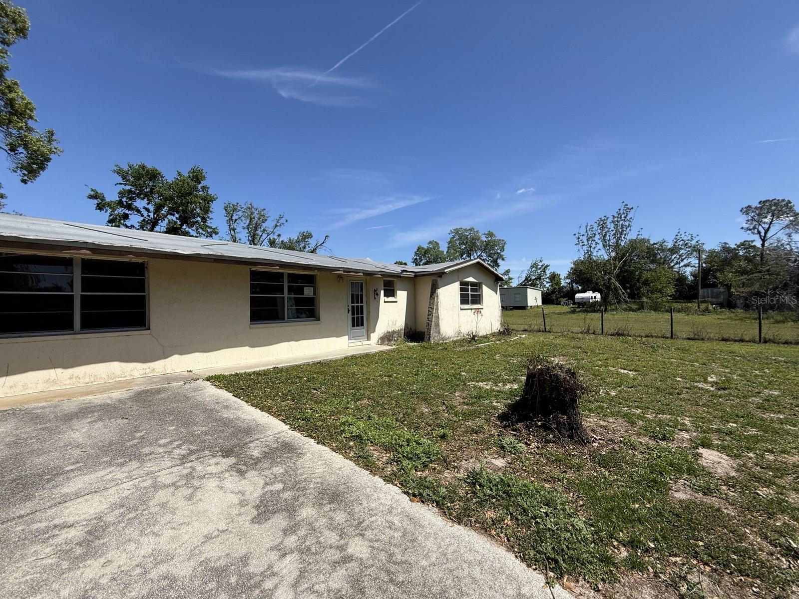9526 EASTFIELD RD, THONOTOSASSA, FL, 33592