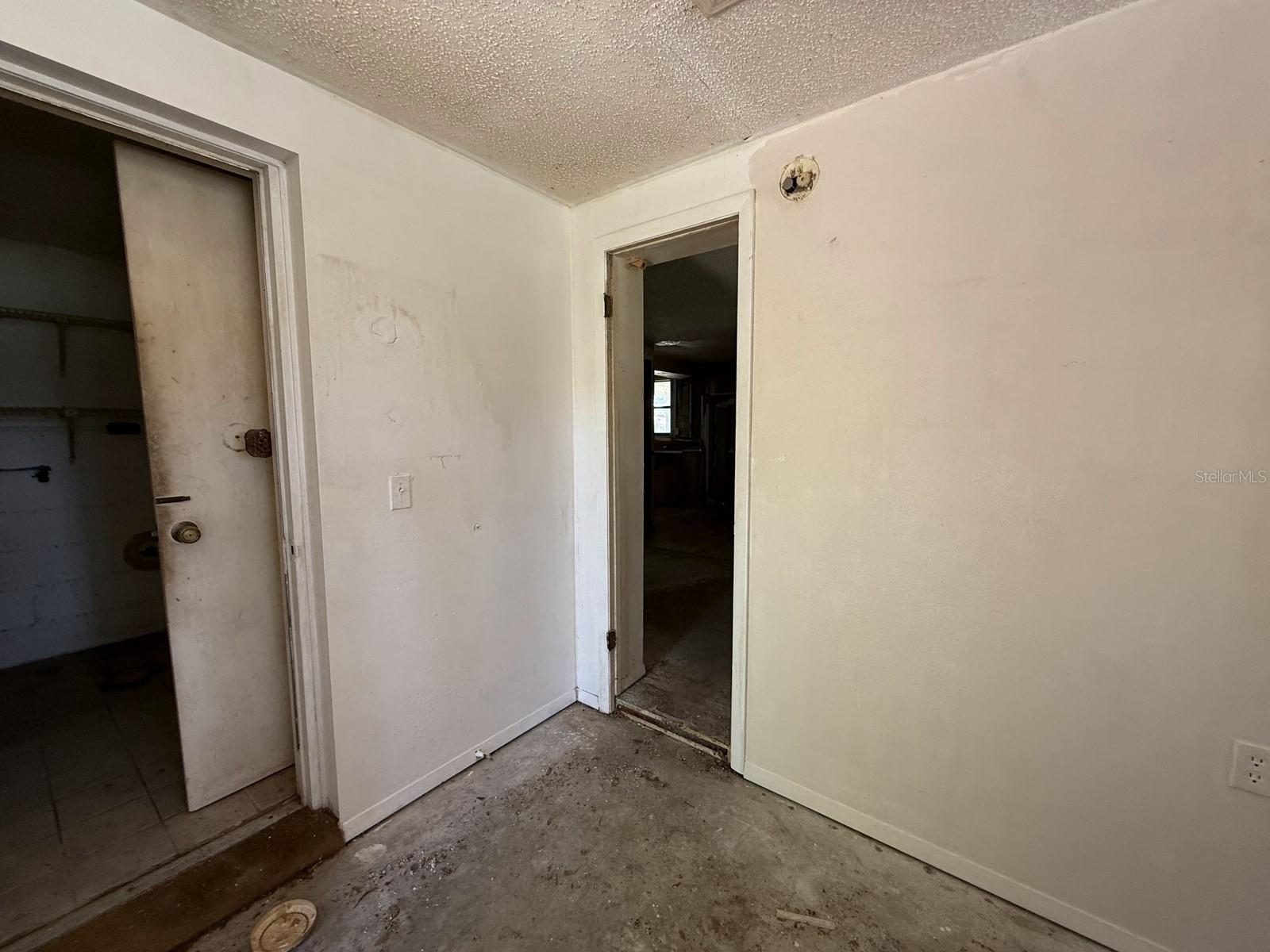 9526 EASTFIELD RD, THONOTOSASSA, FL, 33592