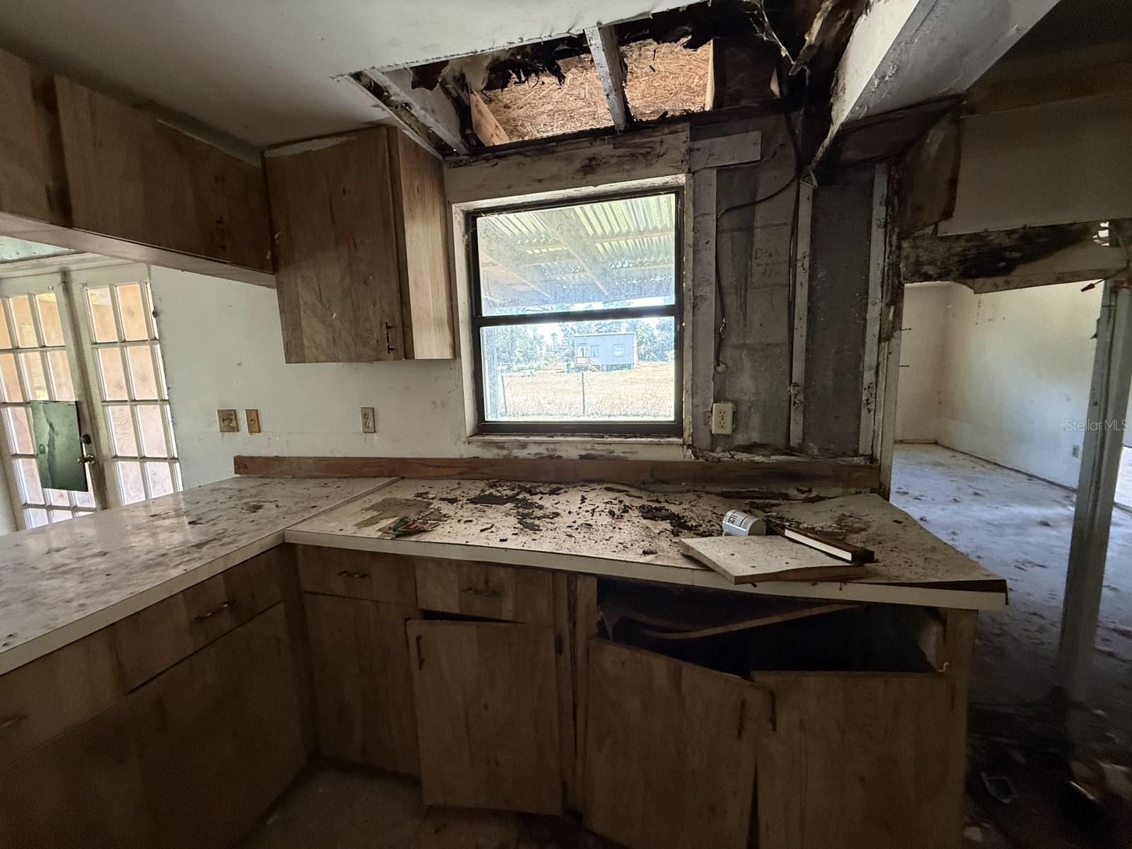 9526 EASTFIELD RD, THONOTOSASSA, FL, 33592