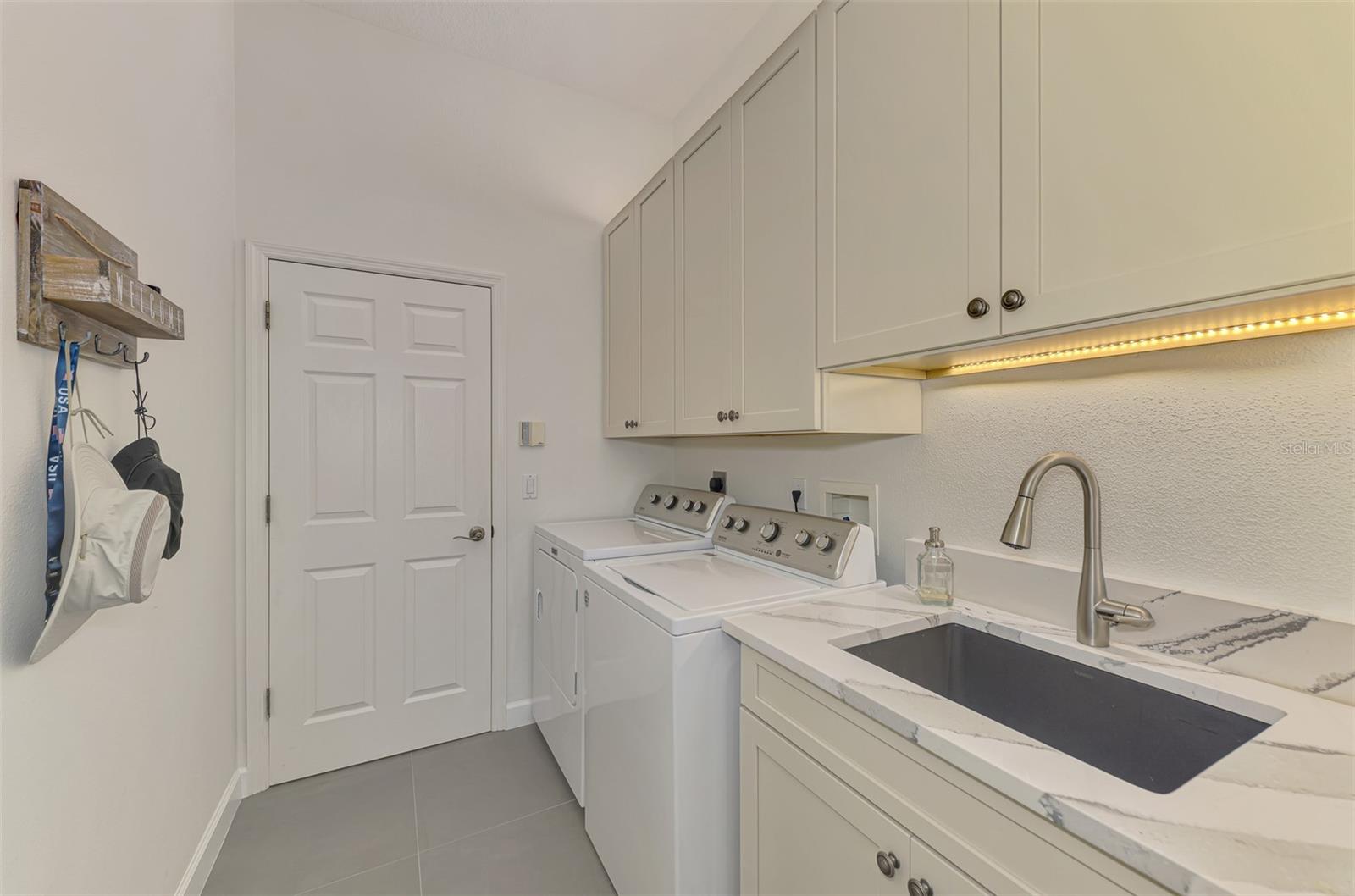 611 SAWGRASS BRIDGE RD, VENICE, FL, 34292