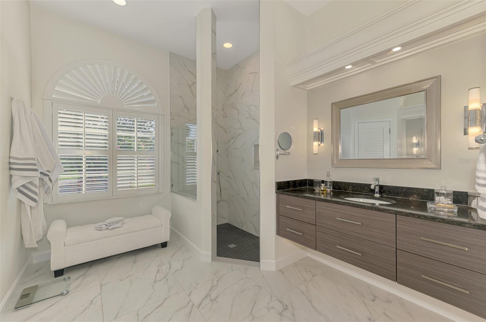 611 SAWGRASS BRIDGE RD, VENICE, FL, 34292