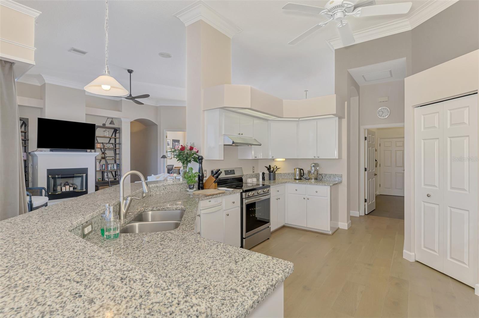 611 SAWGRASS BRIDGE RD, VENICE, FL, 34292