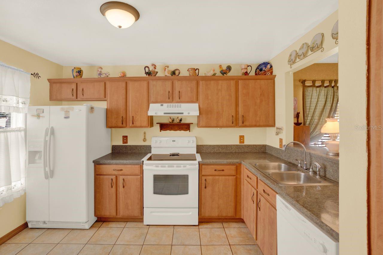 182 EDGEWATER CIR, SANFORD, FL, 32773