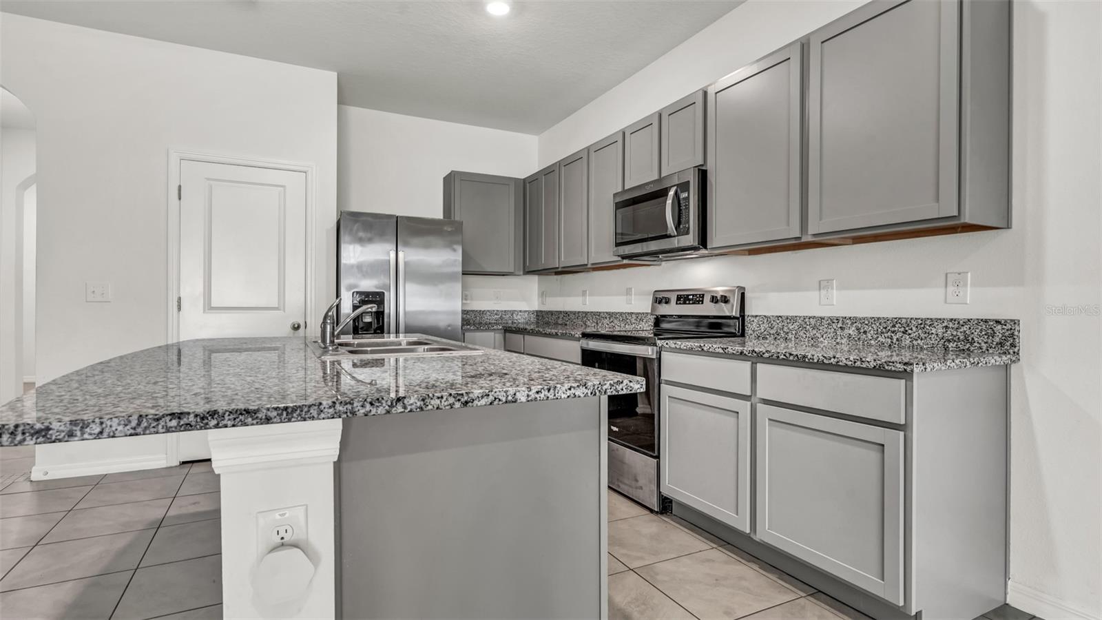 32963 PEZ LANDING LN, WESLEY CHAPEL, FL, 33543