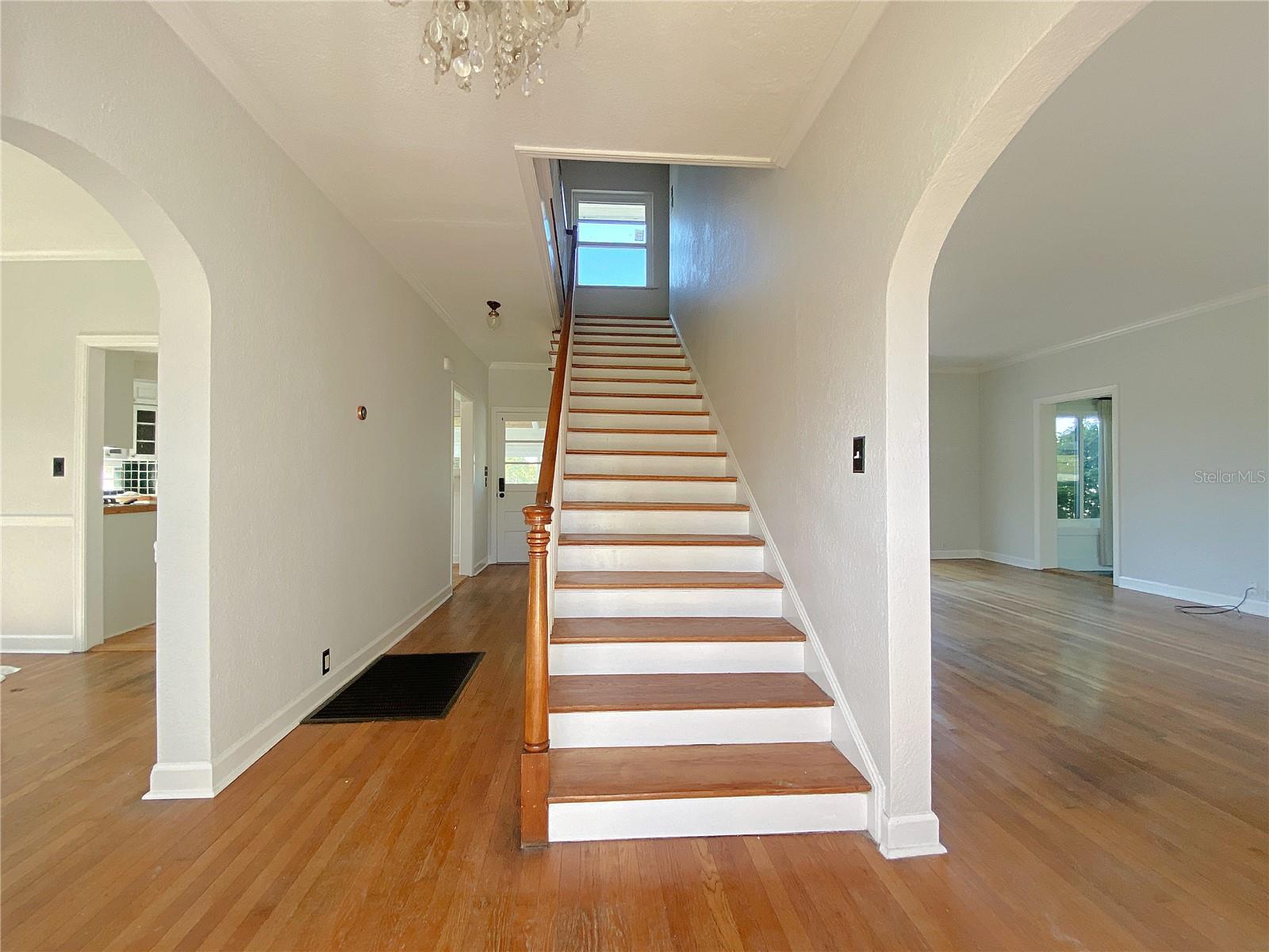 737 CARLTON AVE, LAKE WALES, FL, 33853