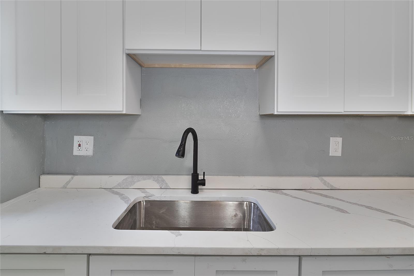 201 83RD AVE N, ST PETERSBURG, FL, 33702