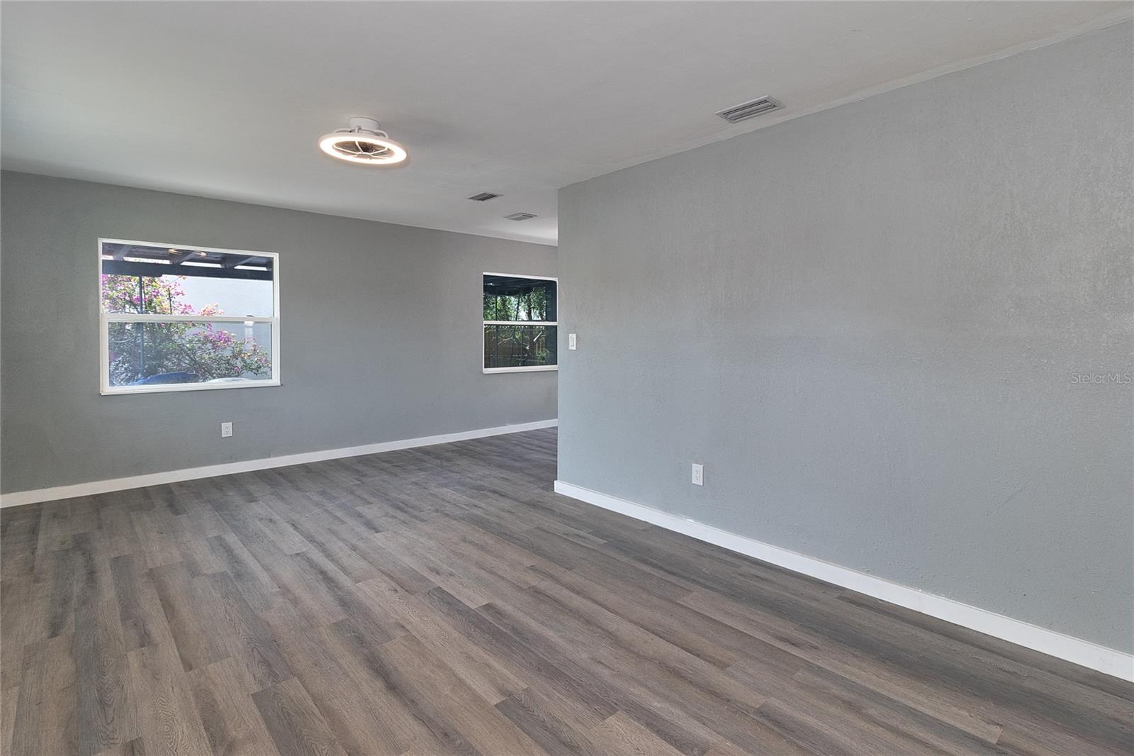 201 83RD AVE N, ST PETERSBURG, FL, 33702