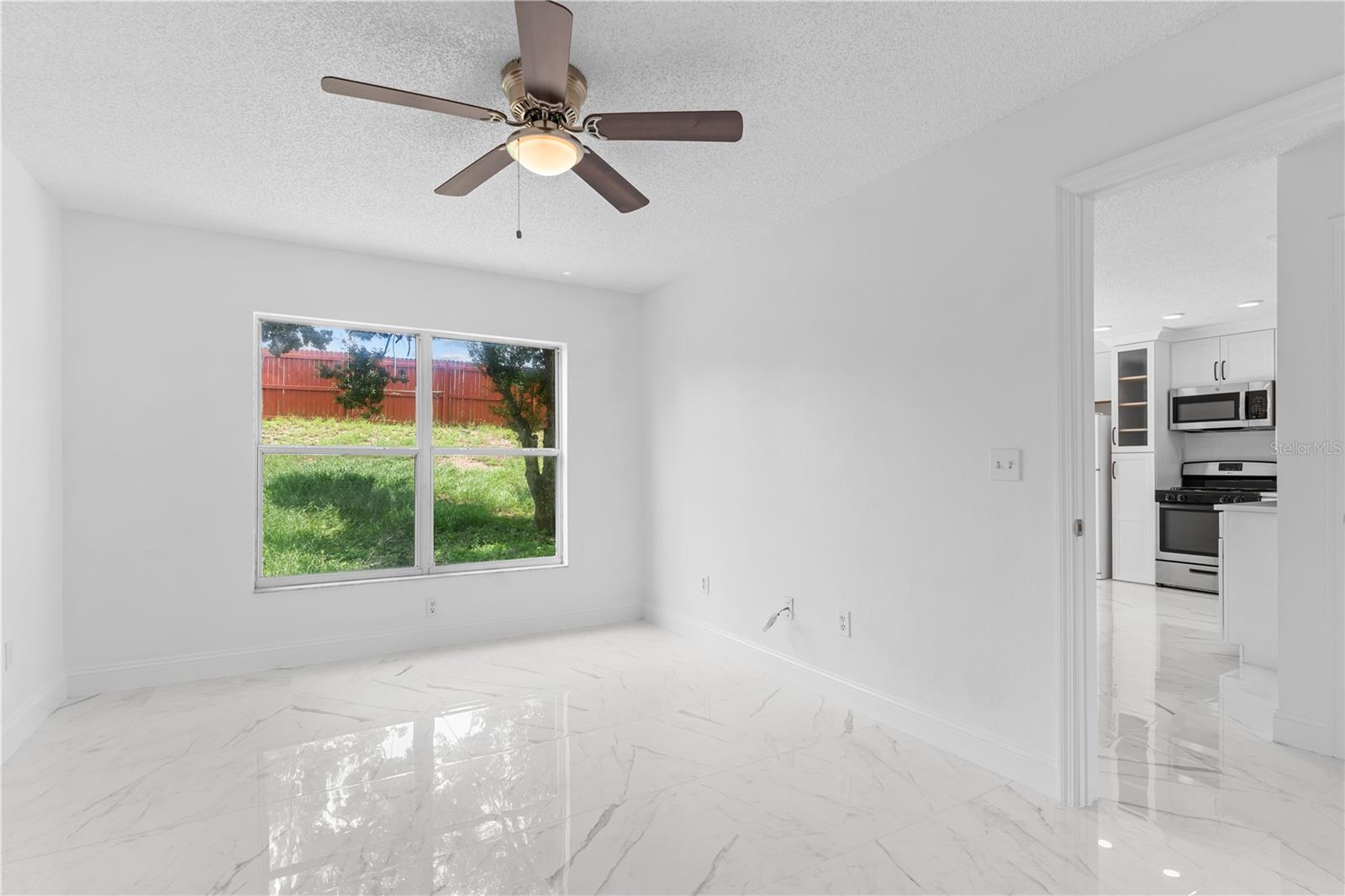 421 ROLLINS DR, DAVENPORT, FL, 33837