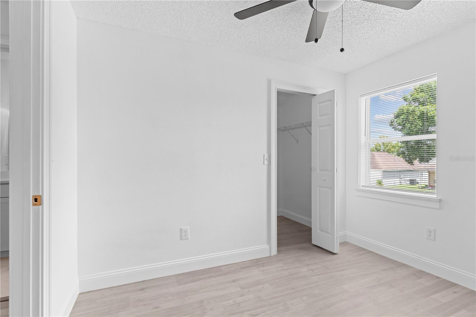 421 ROLLINS DR, DAVENPORT, FL, 33837
