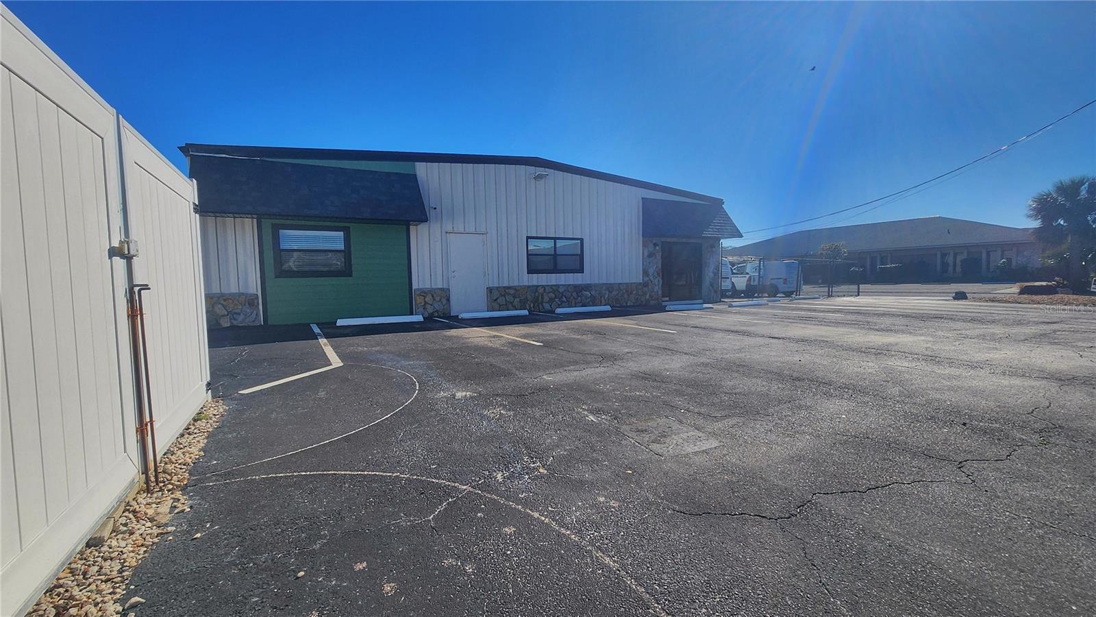 6802 COMMERCE AVE, PORT RICHEY, FL, 34668