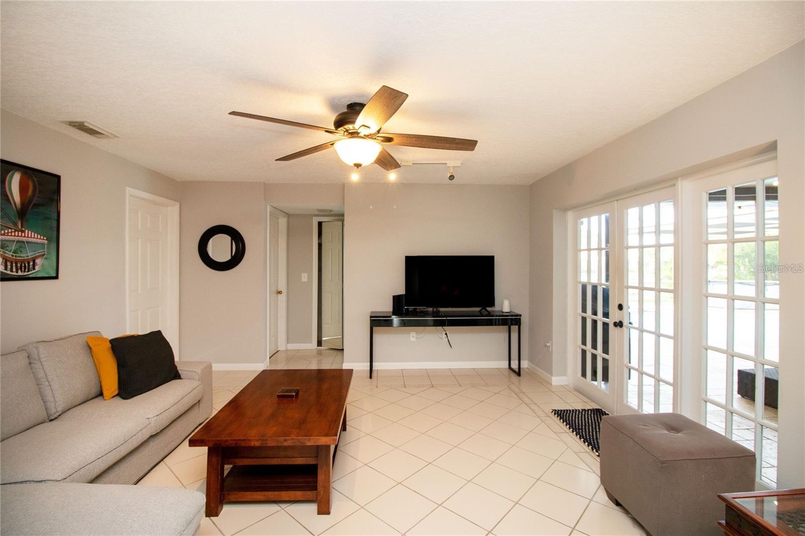 2003 MICHIGAN AVE NE, ST PETERSBURG, FL, 33703