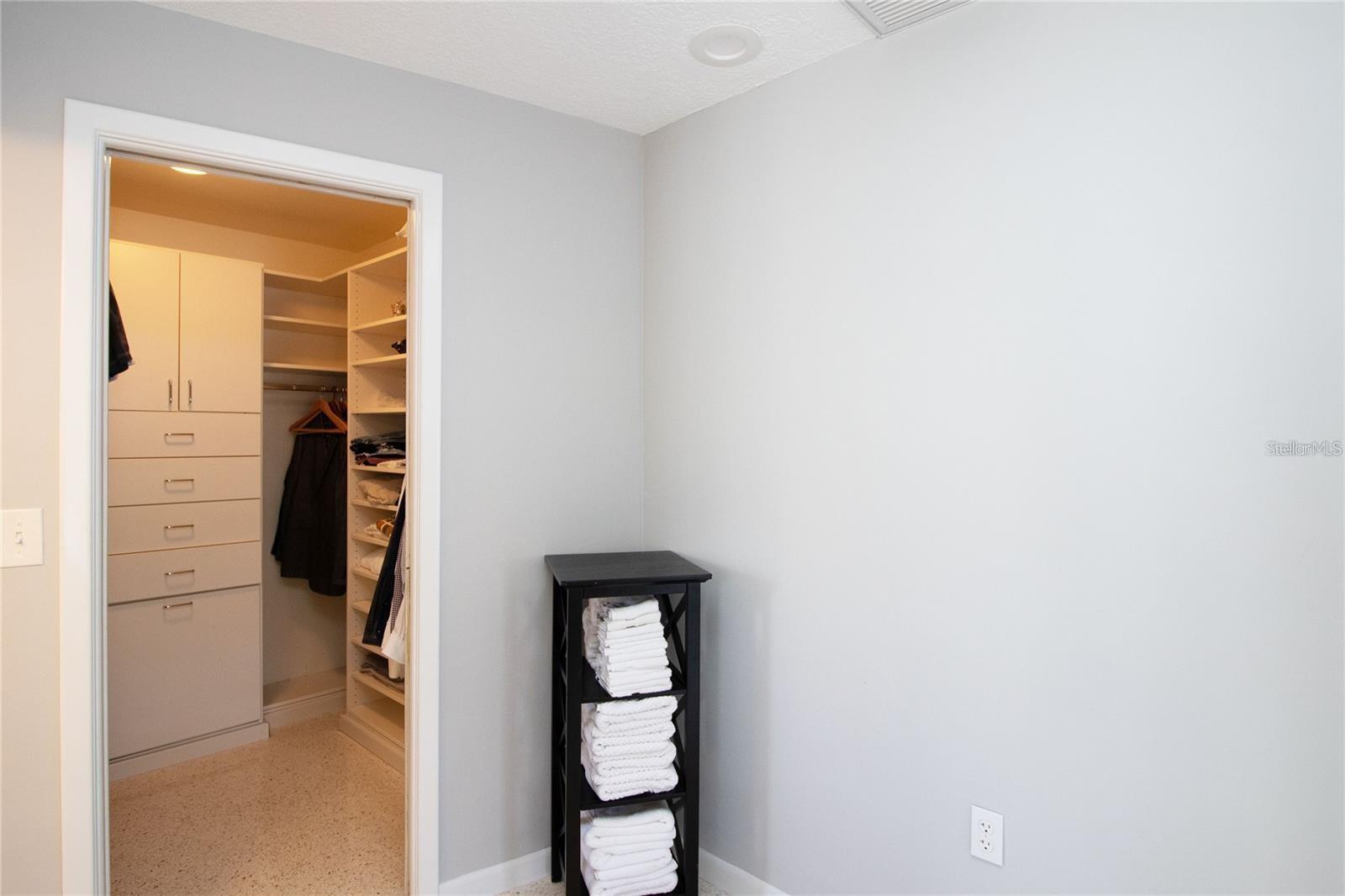 2003 MICHIGAN AVE NE, ST PETERSBURG, FL, 33703