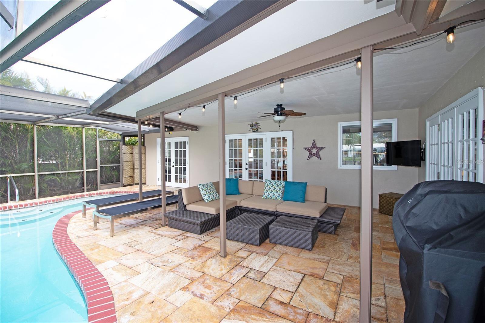 2003 MICHIGAN AVE NE, ST PETERSBURG, FL, 33703
