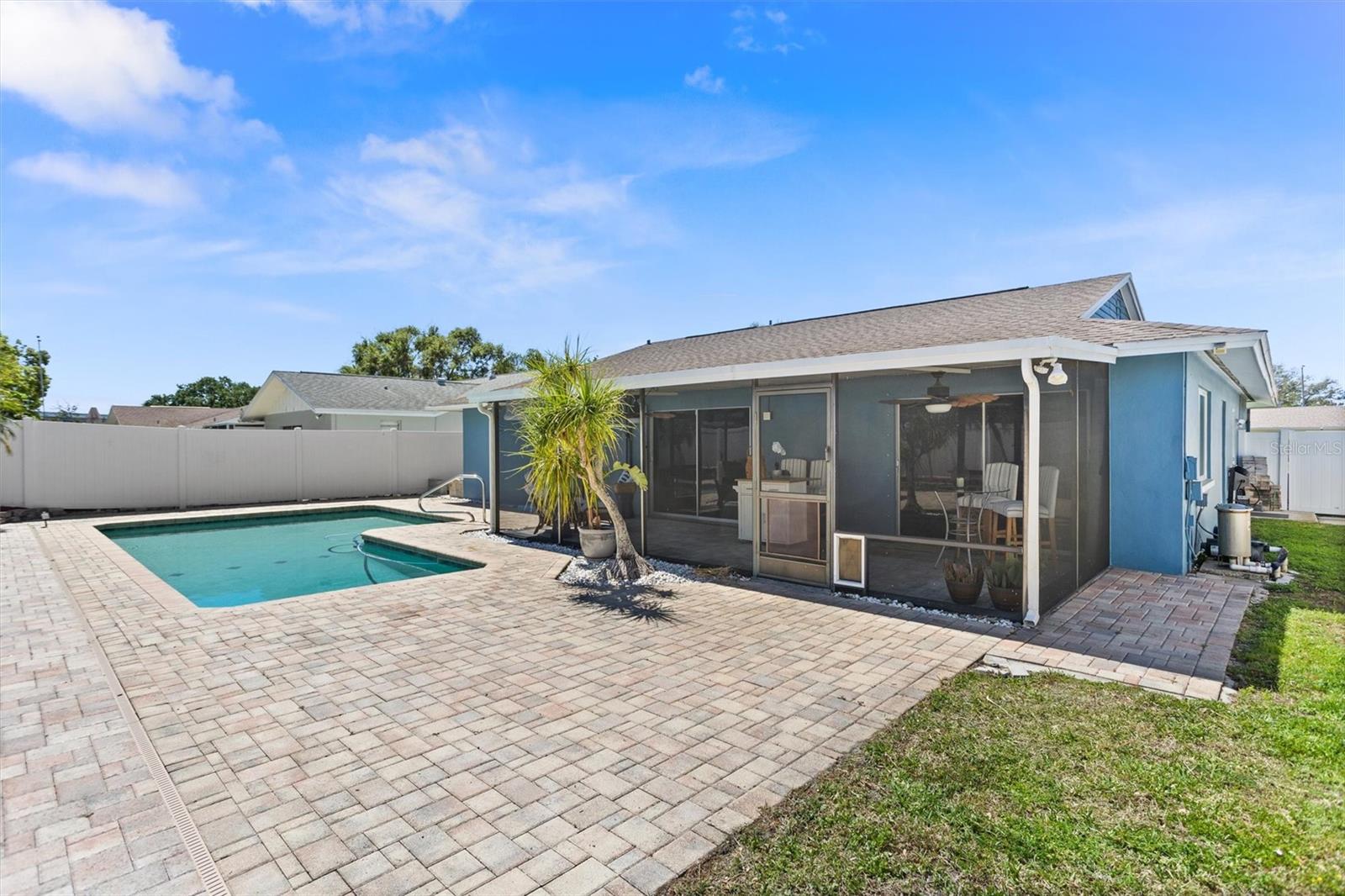 2327 MOORE HAVEN DR W, CLEARWATER, FL, 33763