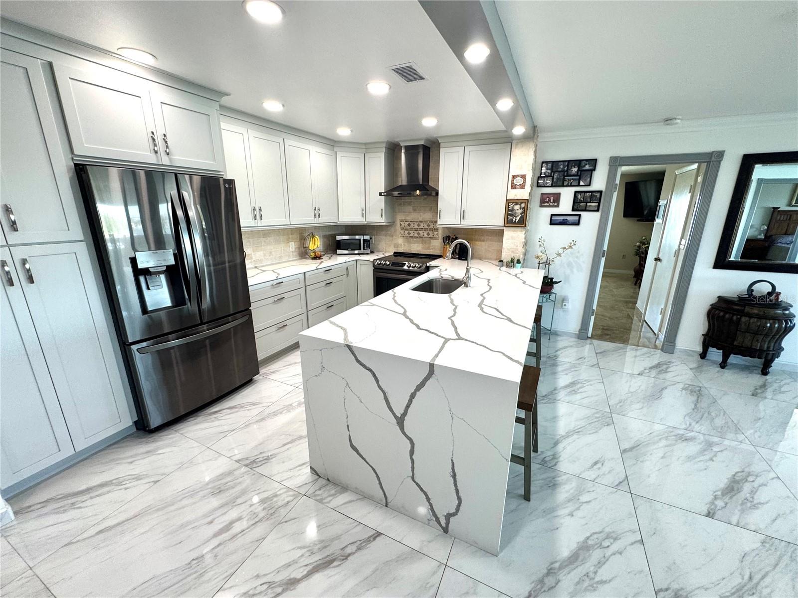 100 BLUFF VIEW DR #502C, BELLEAIR BLUFFS, FL, 33770