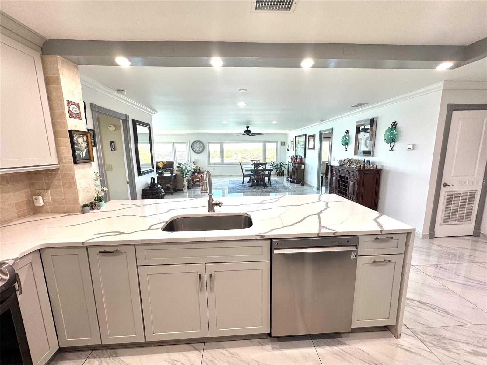 100 BLUFF VIEW DR #502C, BELLEAIR BLUFFS, FL, 33770