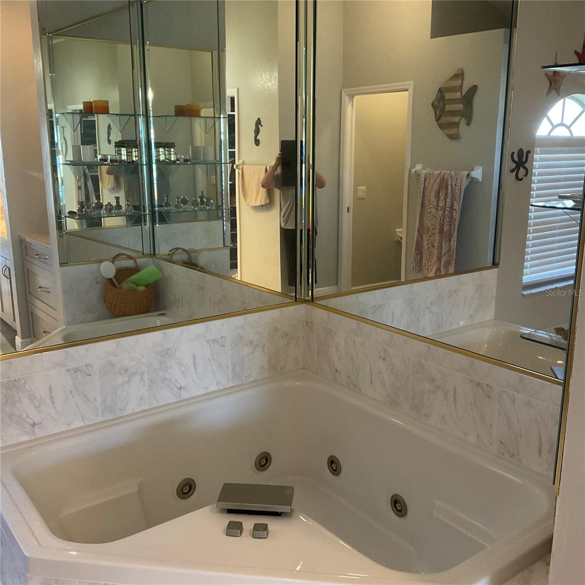 18345 HOTTELET CIR, PORT CHARLOTTE, FL, 33948