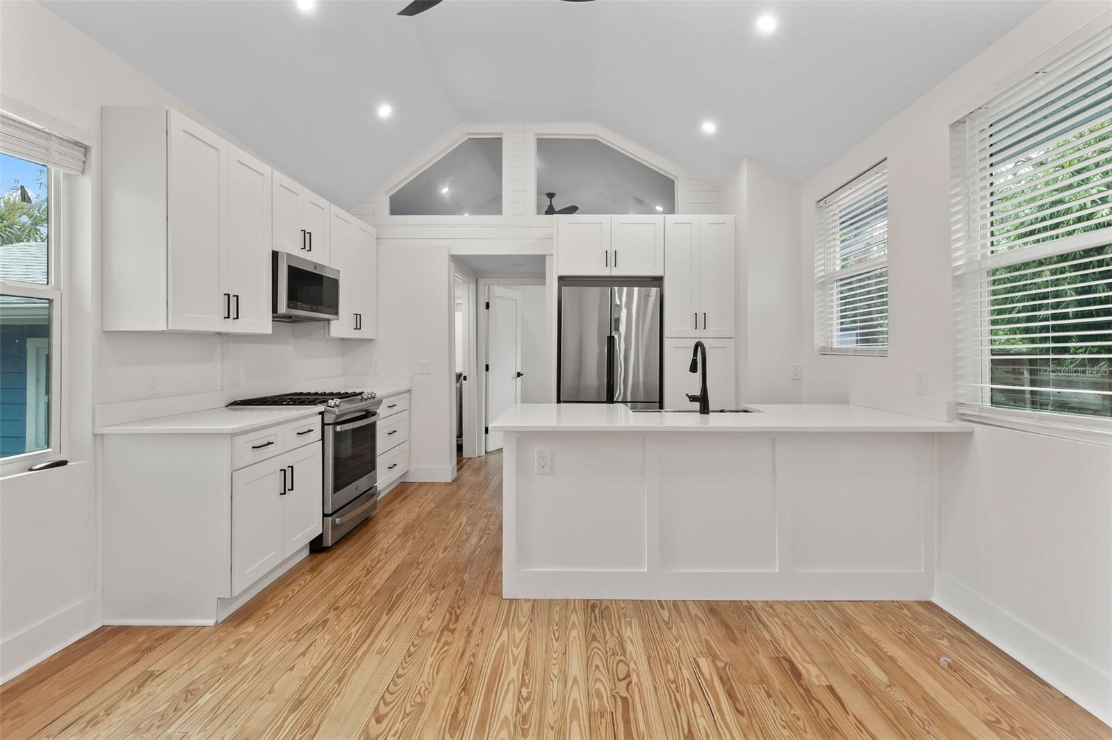 205 MARY AVE, NEW SMYRNA BEACH, FL, 32168