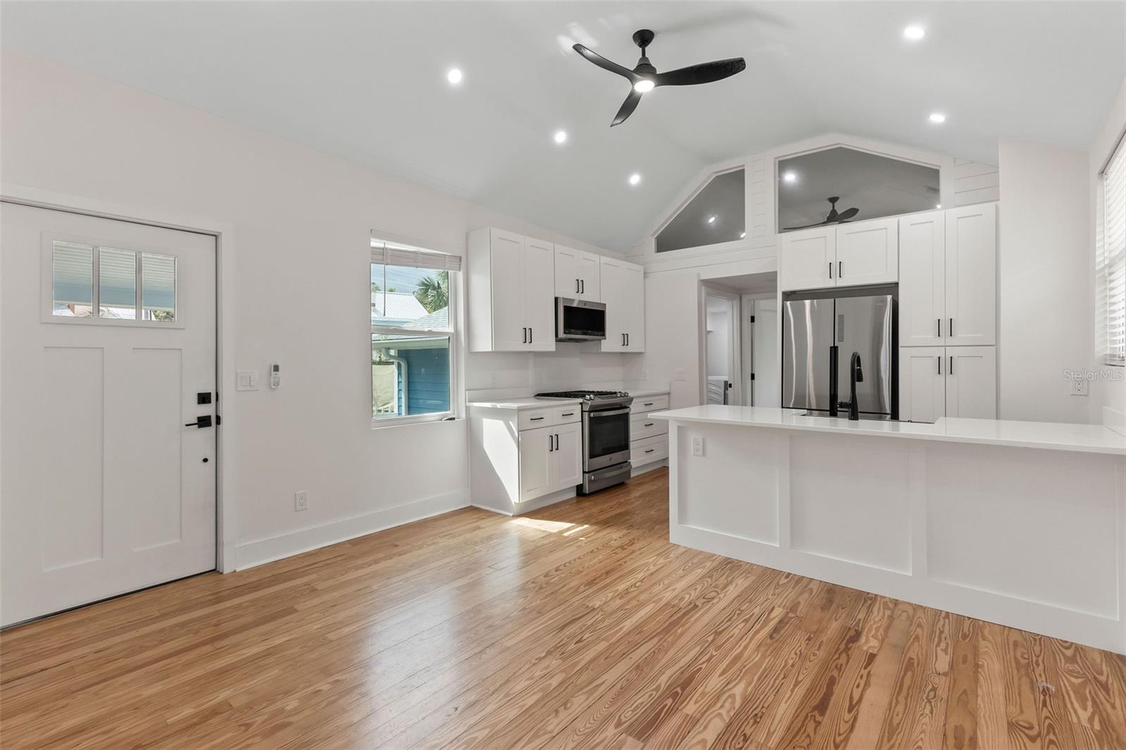 205 MARY AVE, NEW SMYRNA BEACH, FL, 32168