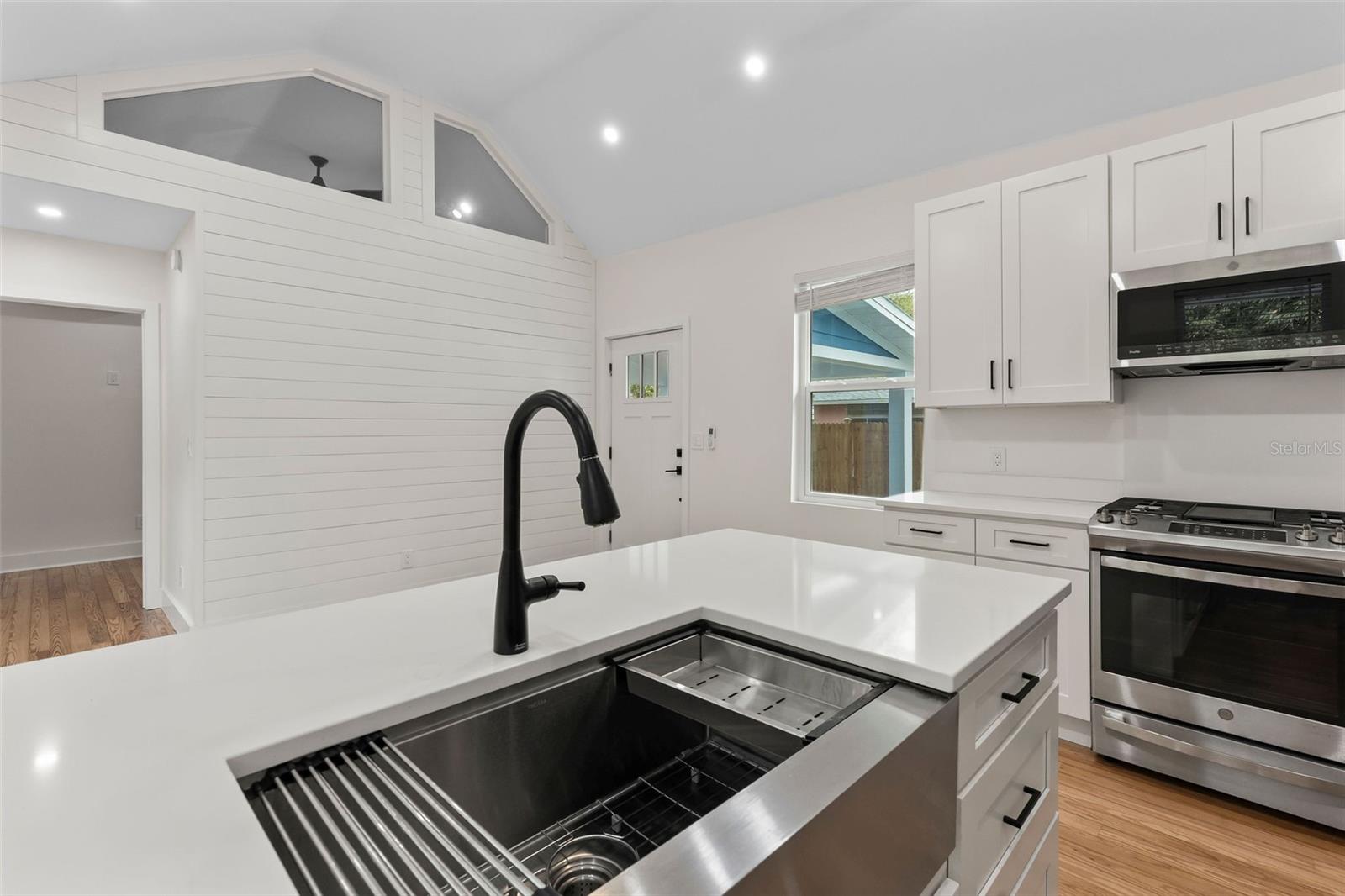 205 MARY AVE, NEW SMYRNA BEACH, FL, 32168