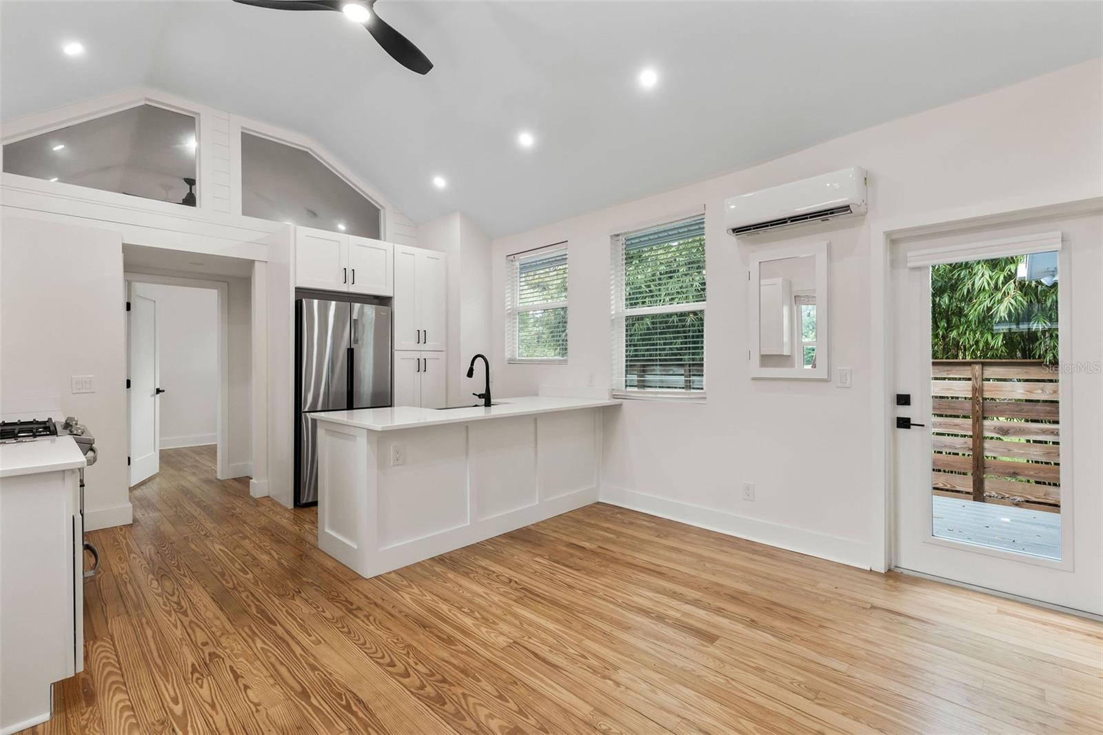 205 MARY AVE, NEW SMYRNA BEACH, FL, 32168