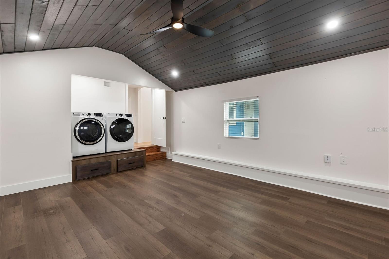 205 MARY AVE, NEW SMYRNA BEACH, FL, 32168
