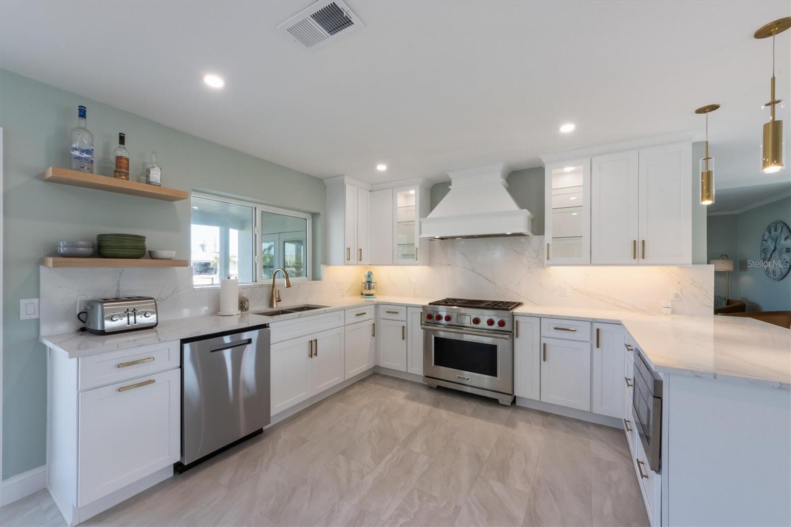 611 DUNDEE LN, HOLMES BEACH, FL, 34217
