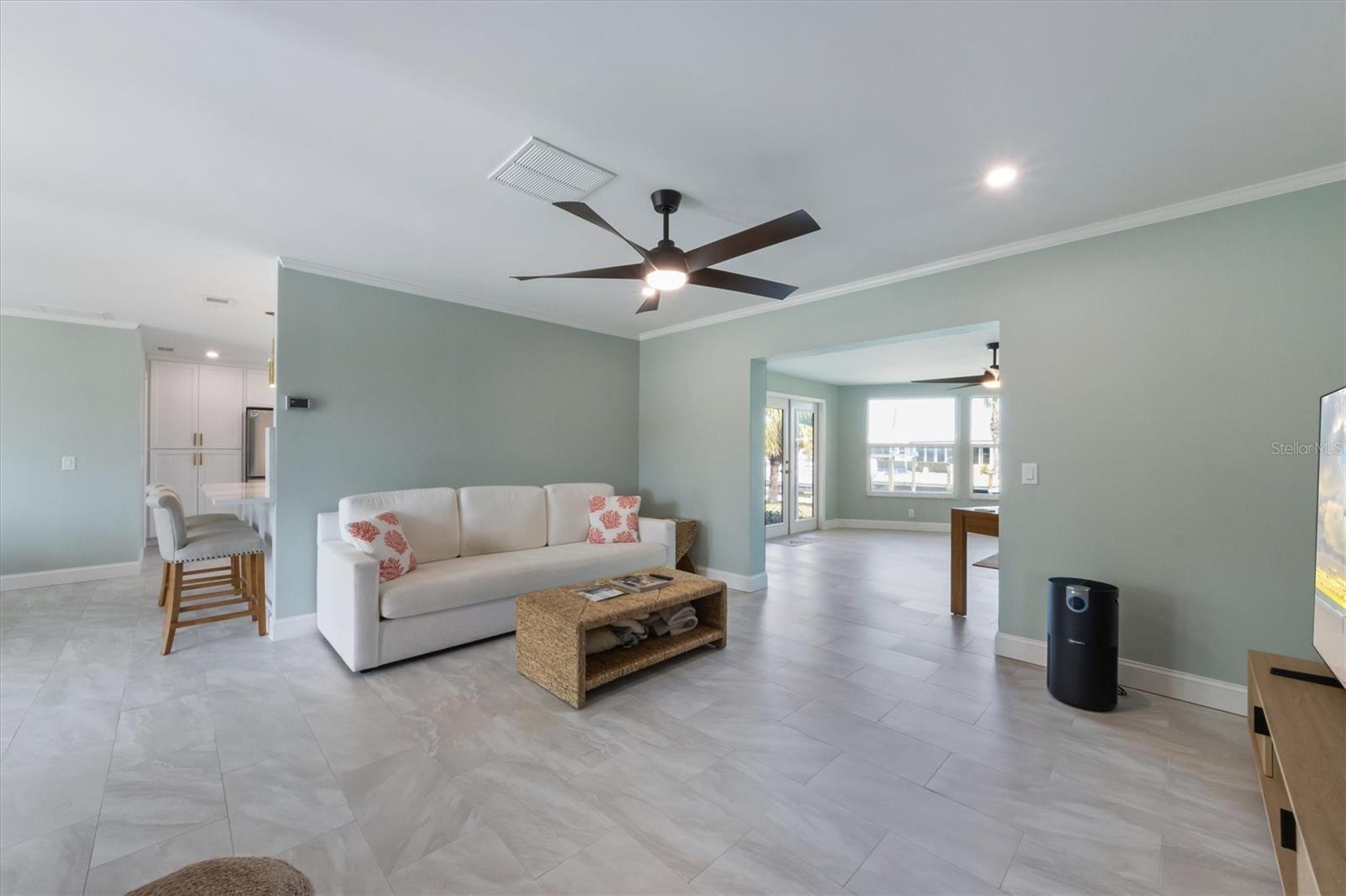 611 DUNDEE LN, HOLMES BEACH, FL, 34217