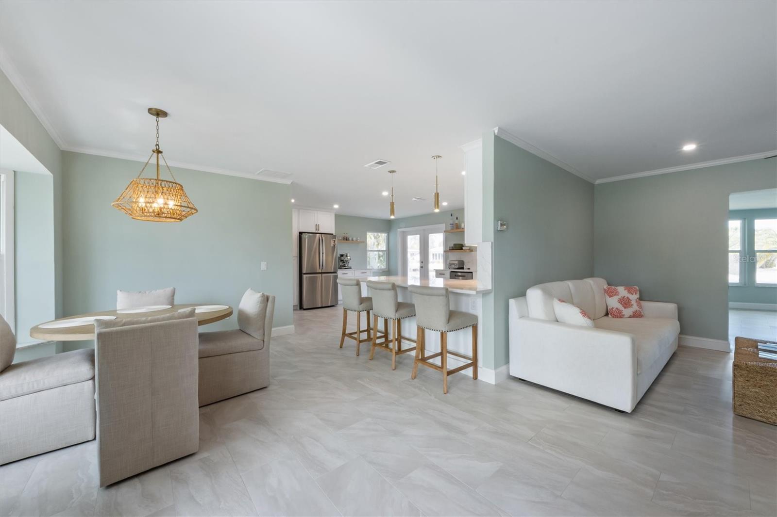 611 DUNDEE LN, HOLMES BEACH, FL, 34217