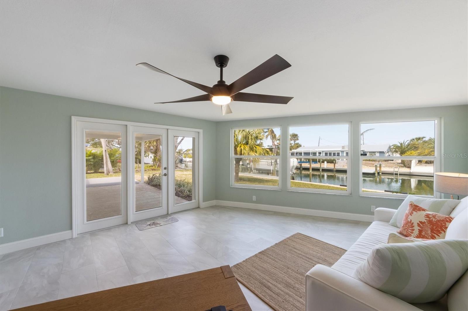 611 DUNDEE LN, HOLMES BEACH, FL, 34217