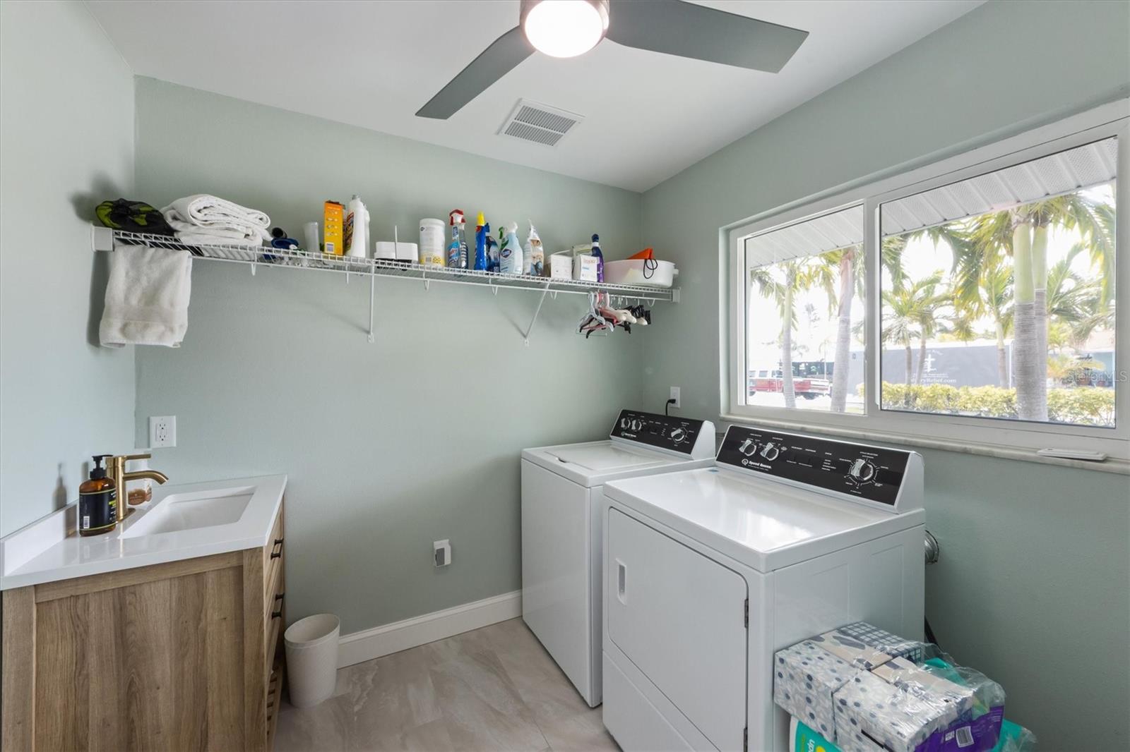 611 DUNDEE LN, HOLMES BEACH, FL, 34217