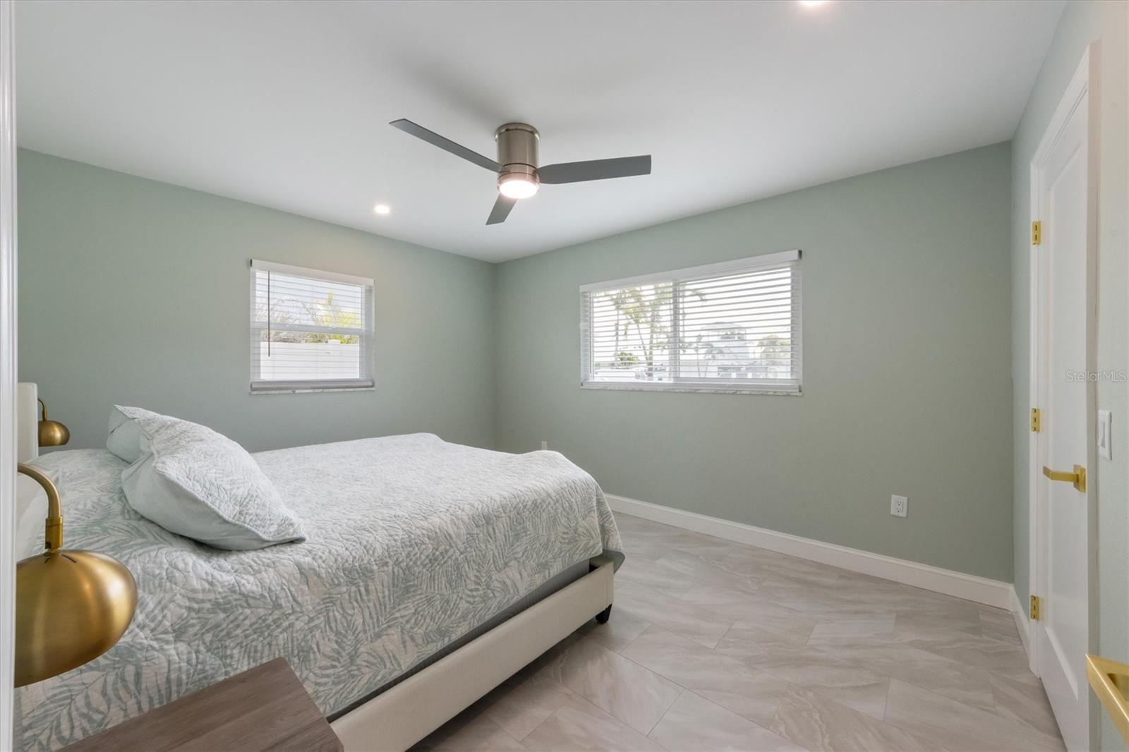 611 DUNDEE LN, HOLMES BEACH, FL, 34217