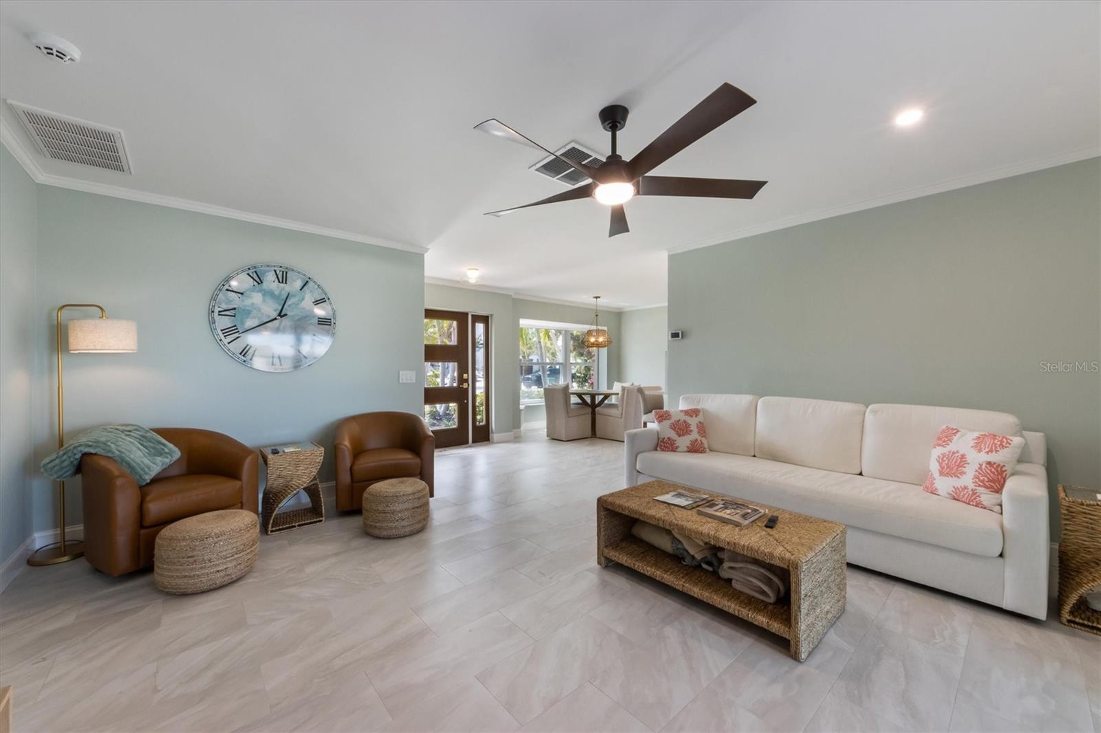 611 DUNDEE LN, HOLMES BEACH, FL, 34217