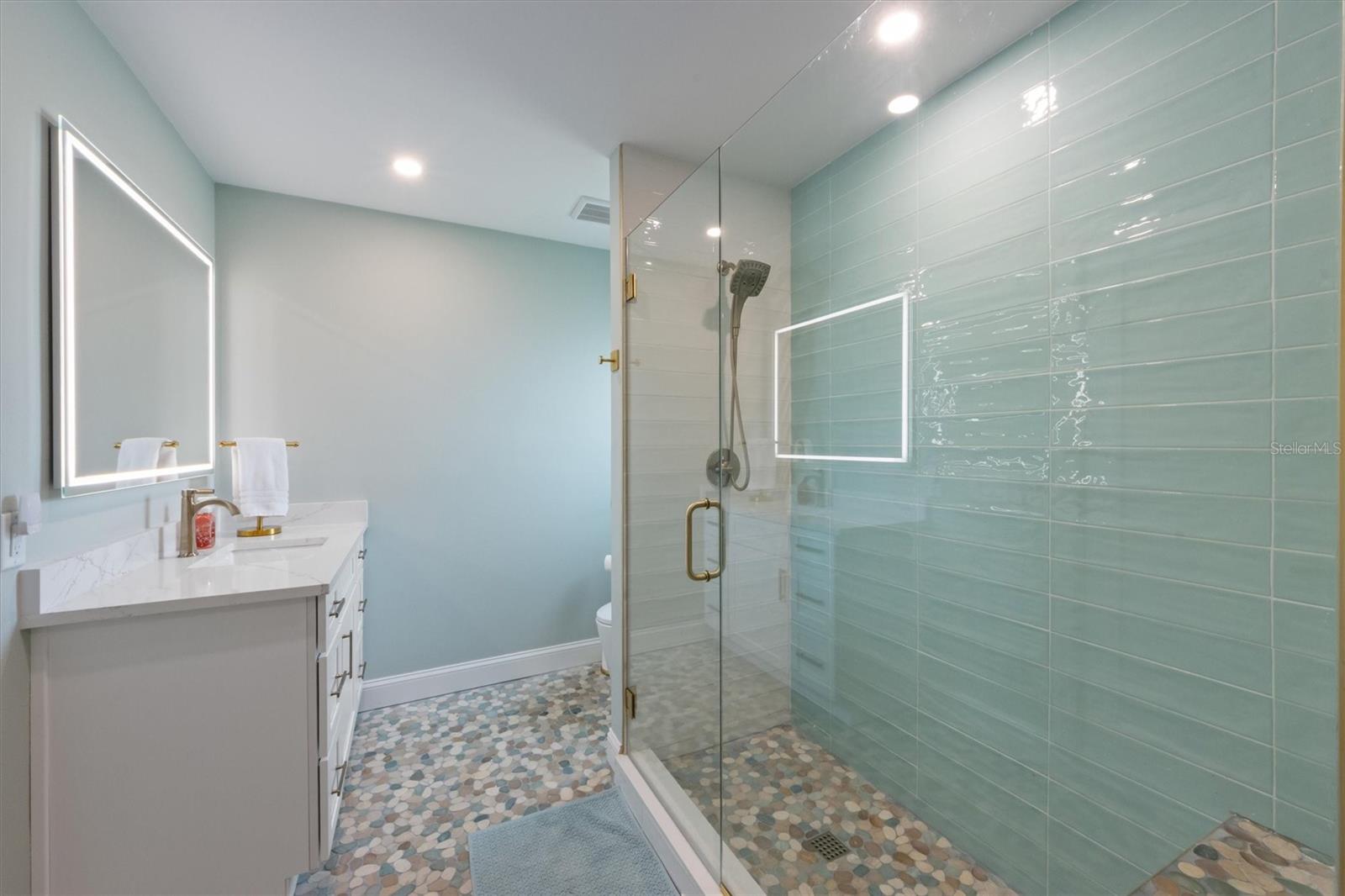 611 DUNDEE LN, HOLMES BEACH, FL, 34217