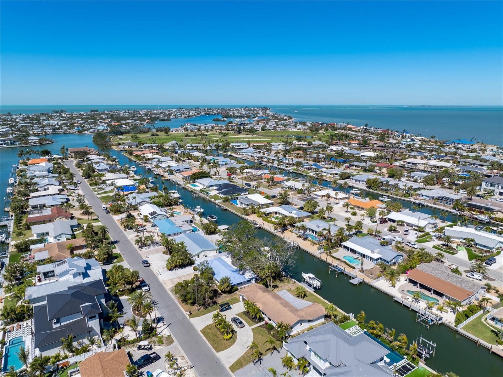 611 DUNDEE LN, HOLMES BEACH, FL, 34217