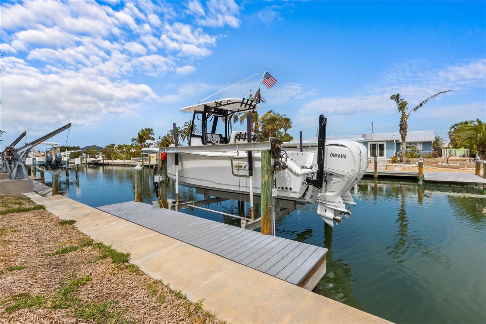 611 DUNDEE LN, HOLMES BEACH, FL, 34217