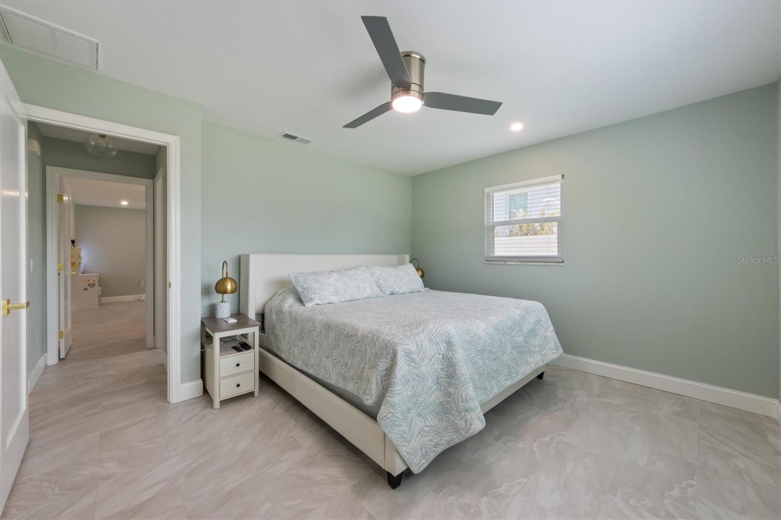611 DUNDEE LN, HOLMES BEACH, FL, 34217